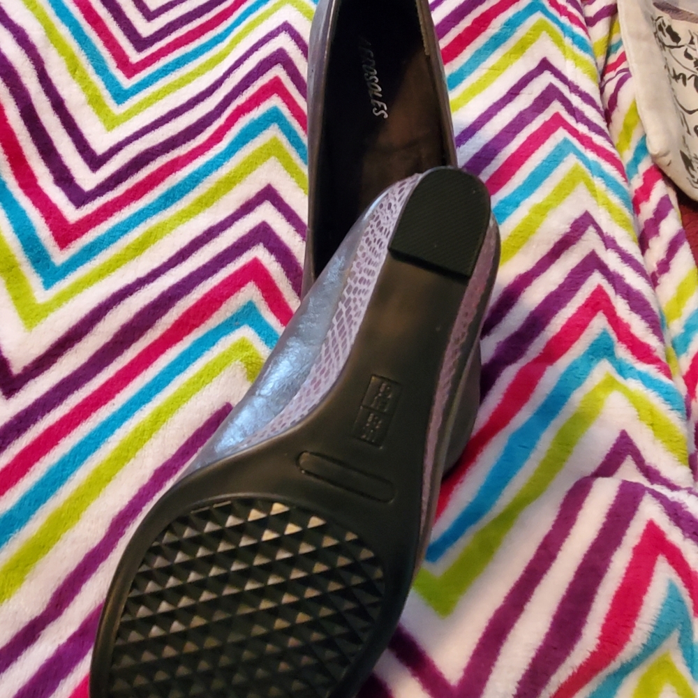 AEROSOLES - Picture 4 of 4